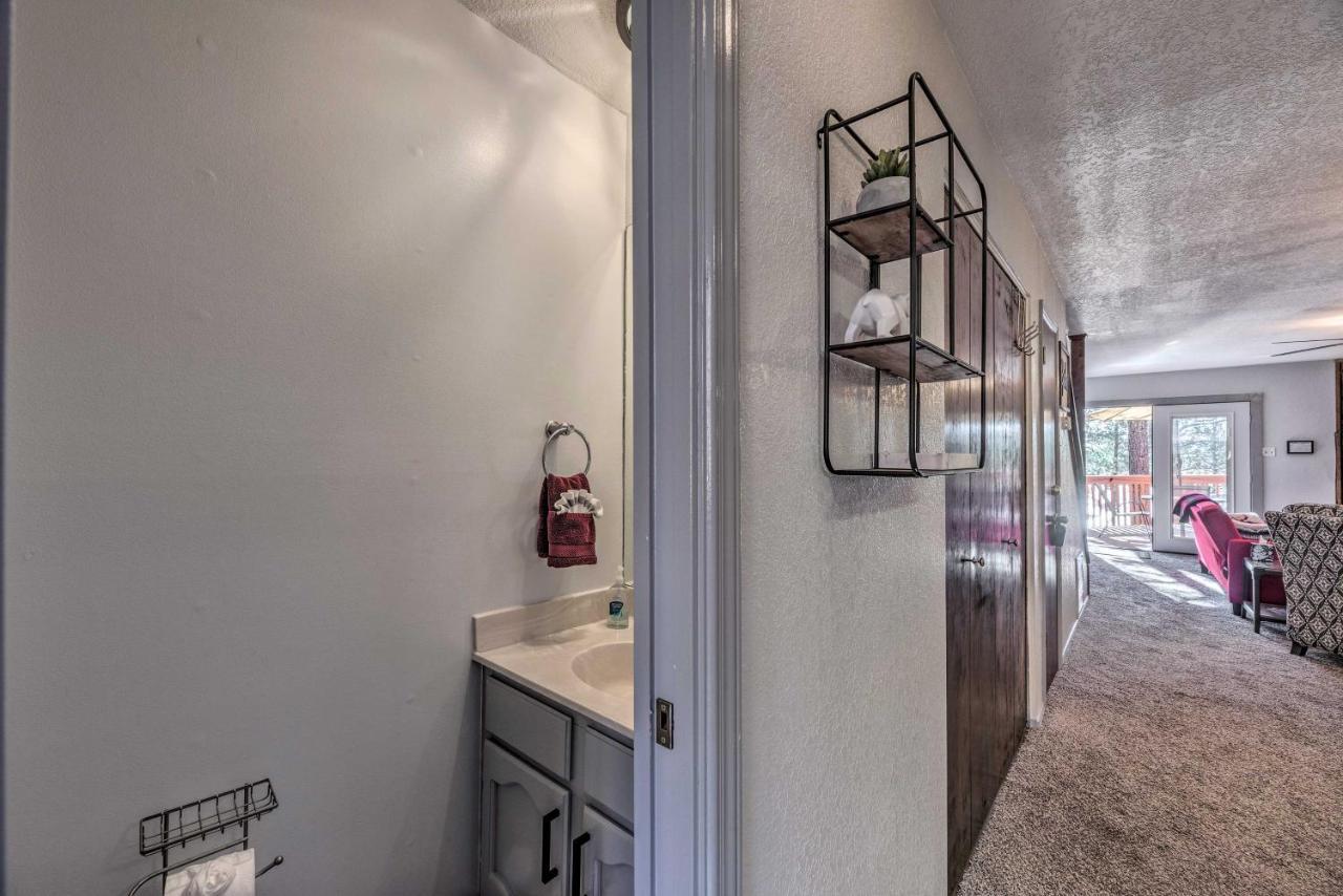 Hike, Golf And Explore Retreat With Deck!