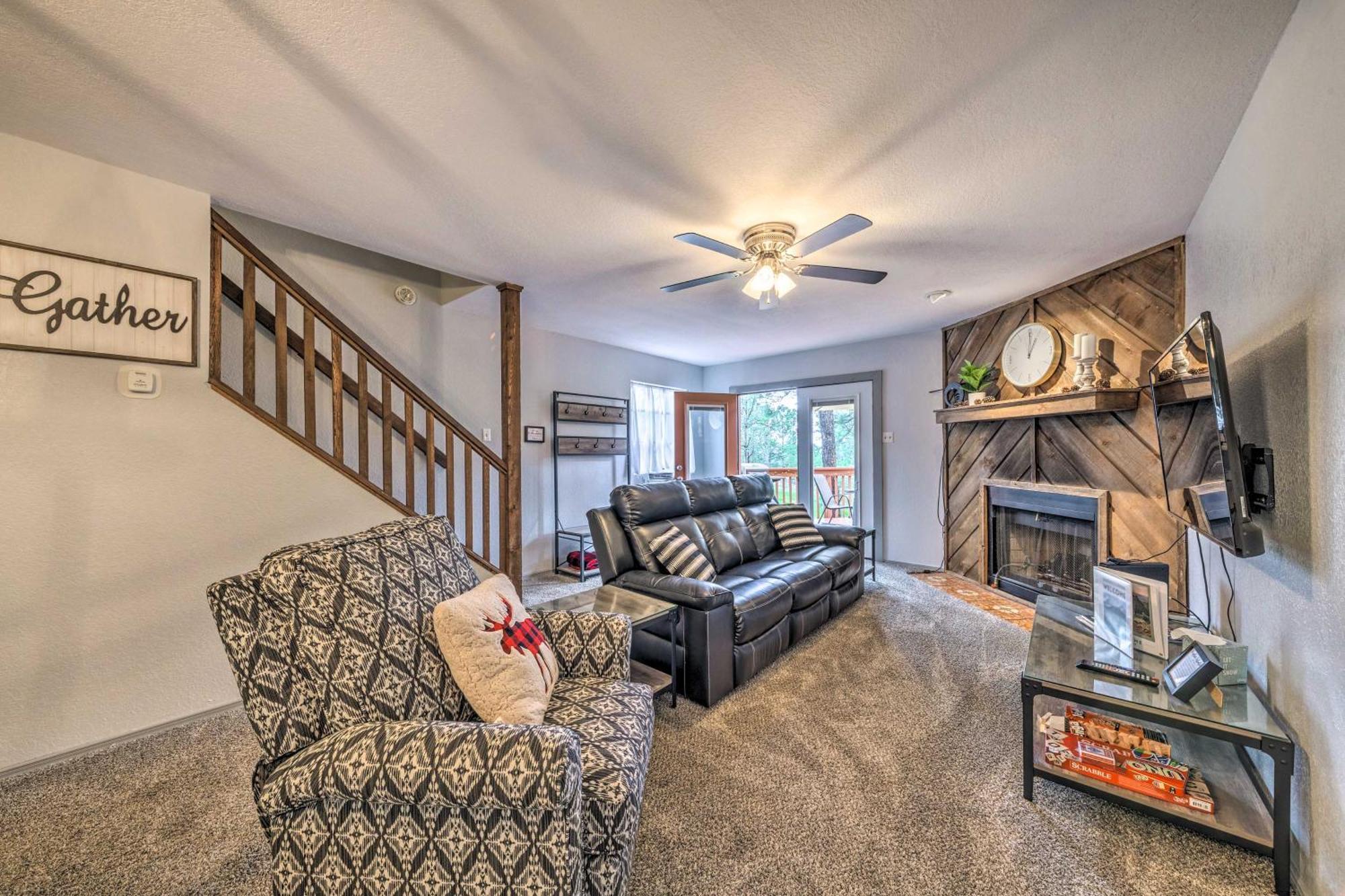 Hike, Golf And Explore Retreat With Deck! *